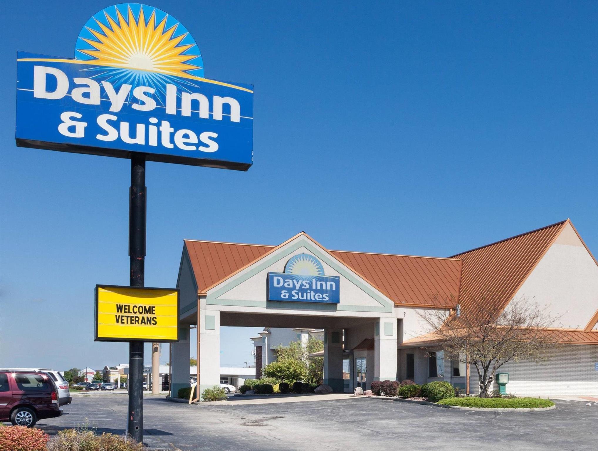 Days Inn & Suites By Wyndham Kokomo Buitenkant foto