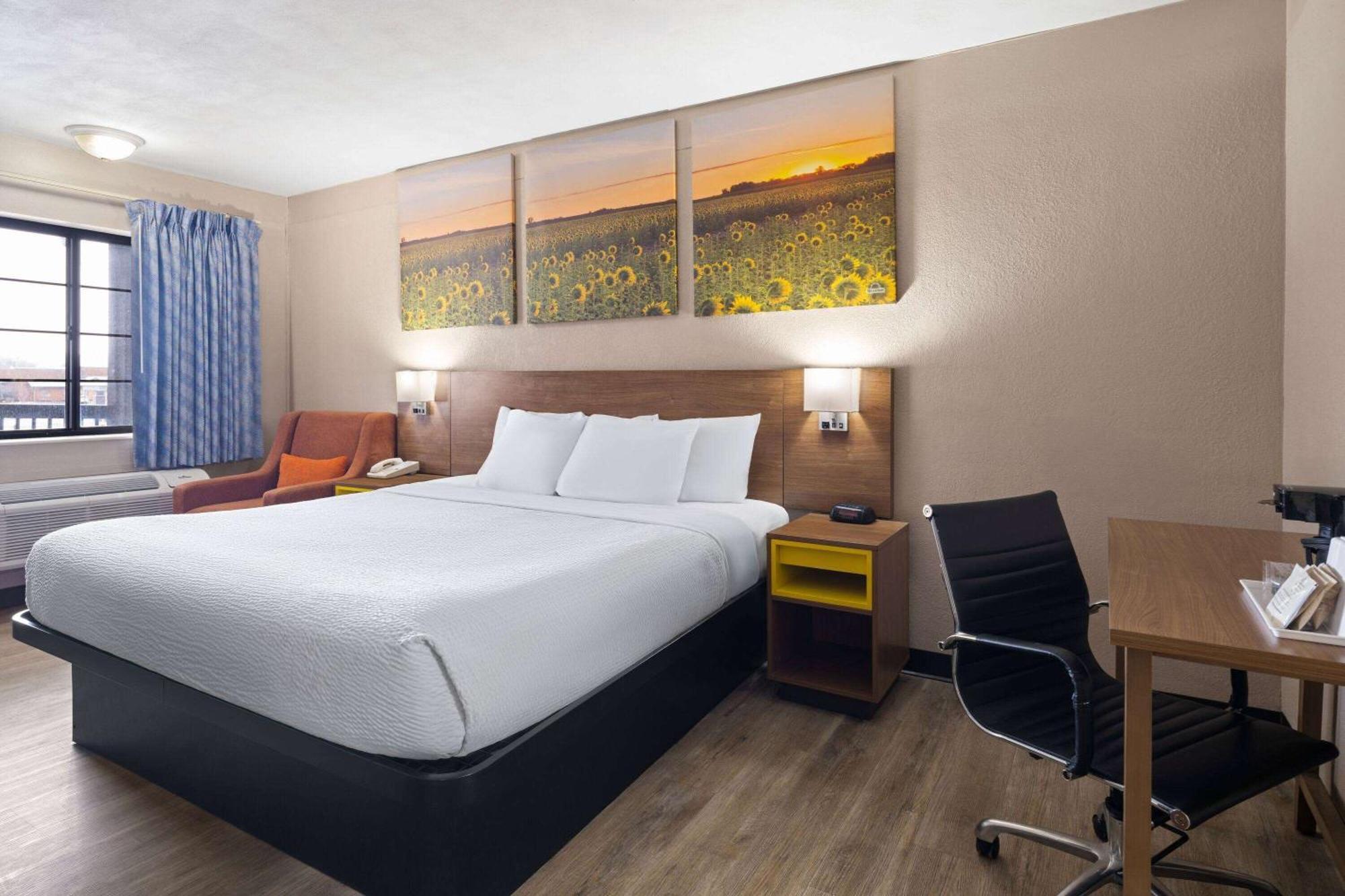 Days Inn & Suites By Wyndham Kokomo Buitenkant foto