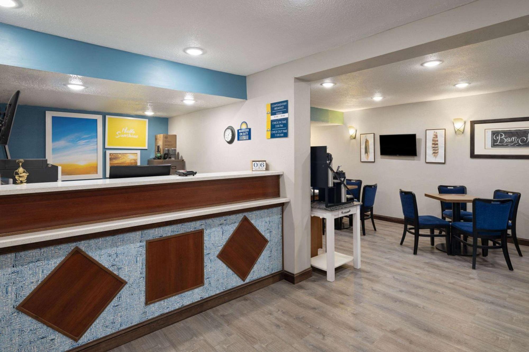 Days Inn & Suites By Wyndham Kokomo Buitenkant foto